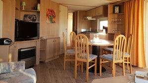 Unclassified image, 4 of 23, button - Carefully Furnished Chalet With Microwave, at the Wadden Sea (Hippolytushoef)