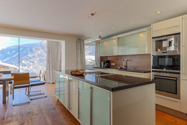 House | Private kitchen | Highchair