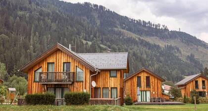 Luxurious Chalet in Murau with Outside Hot Tub