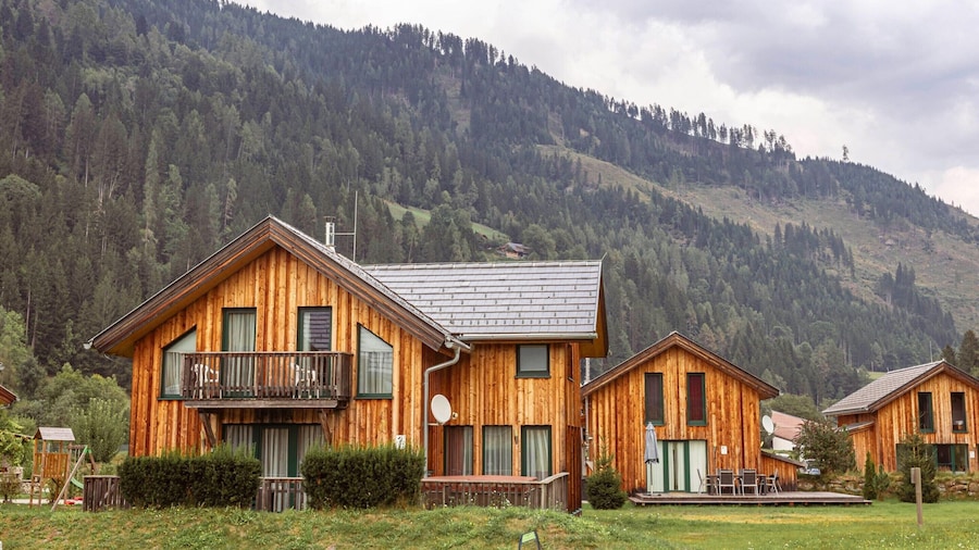 Luxurious Chalet in Murau with Outside Hot Tub