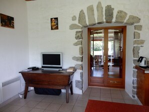 Apartment | Living room - Garrigue Hideaway in Lanas (Lanas)