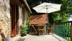 Balcony - Quaint Cottage in Juillac With Private Garden (Juillac)
