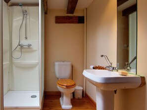 Cottage | Bathroom | Bathtub, towels - Quaint Cottage in Juillac With Private Garden (Juillac)
