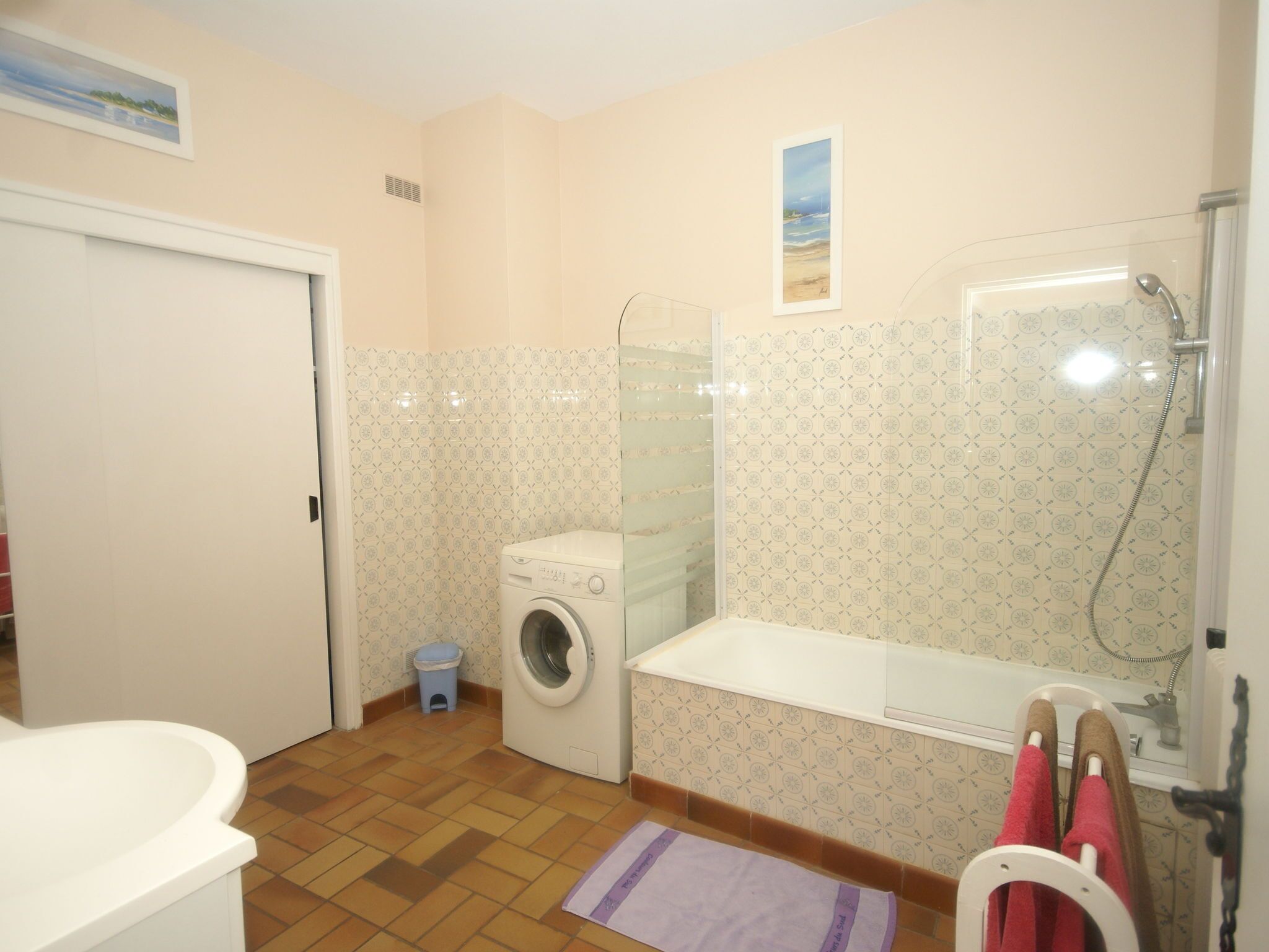 House | Bathroom | Combined shower/bathtub