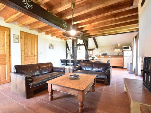 Authentic Holiday Home in Oussoy-en-gâtinais With Private Swimming Pool