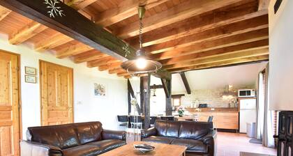 Authentic Holiday Home in Oussoy-en-gâtinais With Private Swimming Pool