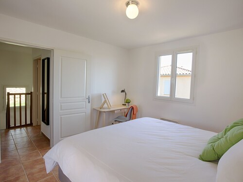 Impressive Villa Overlooking the Hill