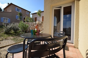 Villa | Balcony - Impressive Villa Overlooking the Hill (Joyeuse)