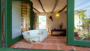 Shower, towels - Beautiful Cottage Near Forest in Juillac (Juillac)
