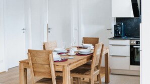 Unclassified image, 5 of 39, button - Magnificent Apartment With Phenomenal View Across the Bay, Nearby Appledore (Reichenau)