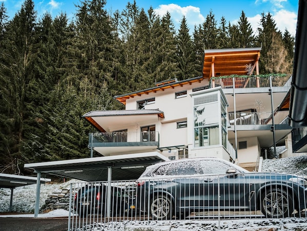 Villa | Exterior - Magnificent Apartment With Phenomenal View Across the Bay, Nearby Appledore (Reichenau)
