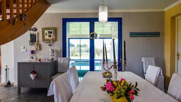 Villa | Dining