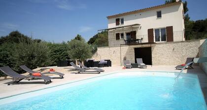 Villa in Luberon With Saltwater Pool