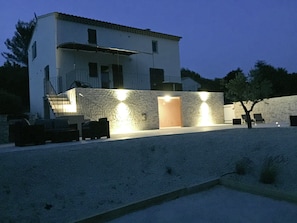 Villa | Exterior - Villa in Luberon With Saltwater Pool (Apt)