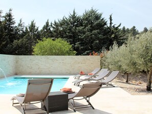 Pool - Villa in Luberon With Saltwater Pool (Apt)