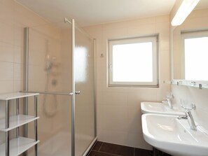 Ferienhaus | Badezimmer | Dusche