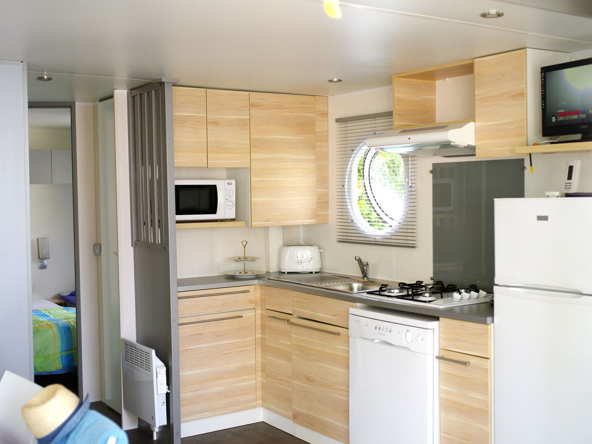 Bungalow | Bếp riêng | Tủ lạnh, lò vi sóng, máy rửa bát, dụng cụ pha cà phê/trà 