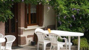 House | Balcony - Holiday Home in the Forest With Private Swimming Pool and Playground Equipment (Les Rouges-Eaux)