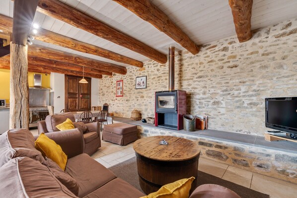 House | Living room - Holiday Home With Private Terrace (Saint-Beauzire)