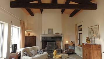 Villa | Living room | Fireplace