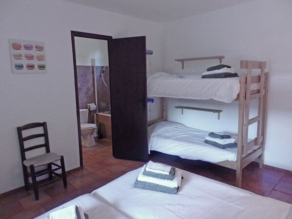 Villa | Room amenity - Saint-siffret: Forest & Pool (Saint-Siffret)