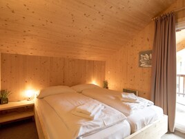 2 habitaciones, muebles diferentes y ropa de cama 
