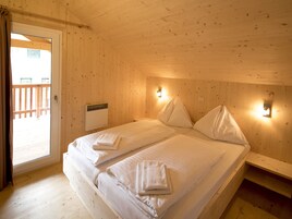 Chalet | 2 bedrooms, individually furnished, bed sheets