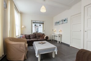 House | Living room - From the Zealand Coast and Near Brugge (Aardenburg)