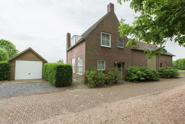 House | Exterior