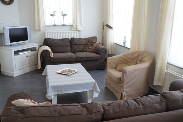 House | Living room - From the Zealand Coast and Near Brugge (Aardenburg)