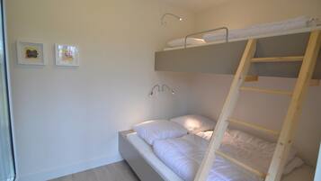 House | 2 bedrooms, bed sheets