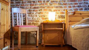 Apartment | 2 bedrooms, individually furnished, bed sheets