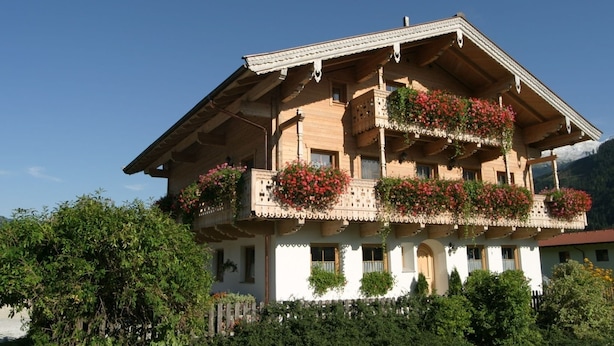 Exterior - Apartment in Bramberg With a View of the Mountains (Bramberg am Wildkogel)