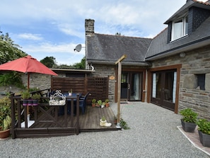 Exterior - Elegant Cottage in Maël-carhaix Brittany With Garden (Mael-Carhaix)