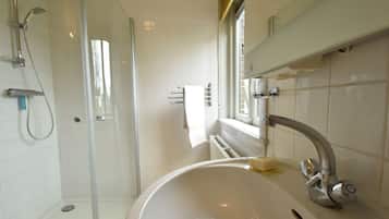 Ferienhaus | Badezimmer | Badewanne, Handtücher