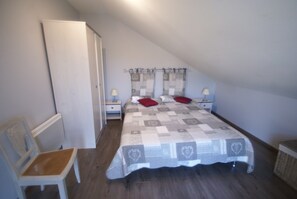 House | 5 bedrooms, bed sheets - Horville Garden Retreat (Gondrecourt-le-Château)