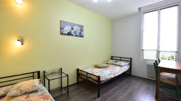 House | 5 bedrooms, bed sheets
