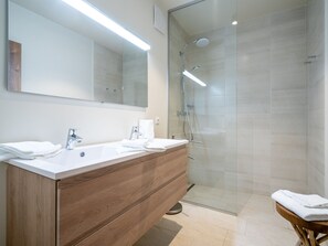 Apartment | Bathroom - Pleasant Apartment in Gosau near Ski Area (Gosau)