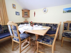 Apartment | Dining