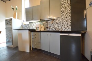 House | Private kitchen - Spacious Villa near Town Center in Mesch (Eijsden)