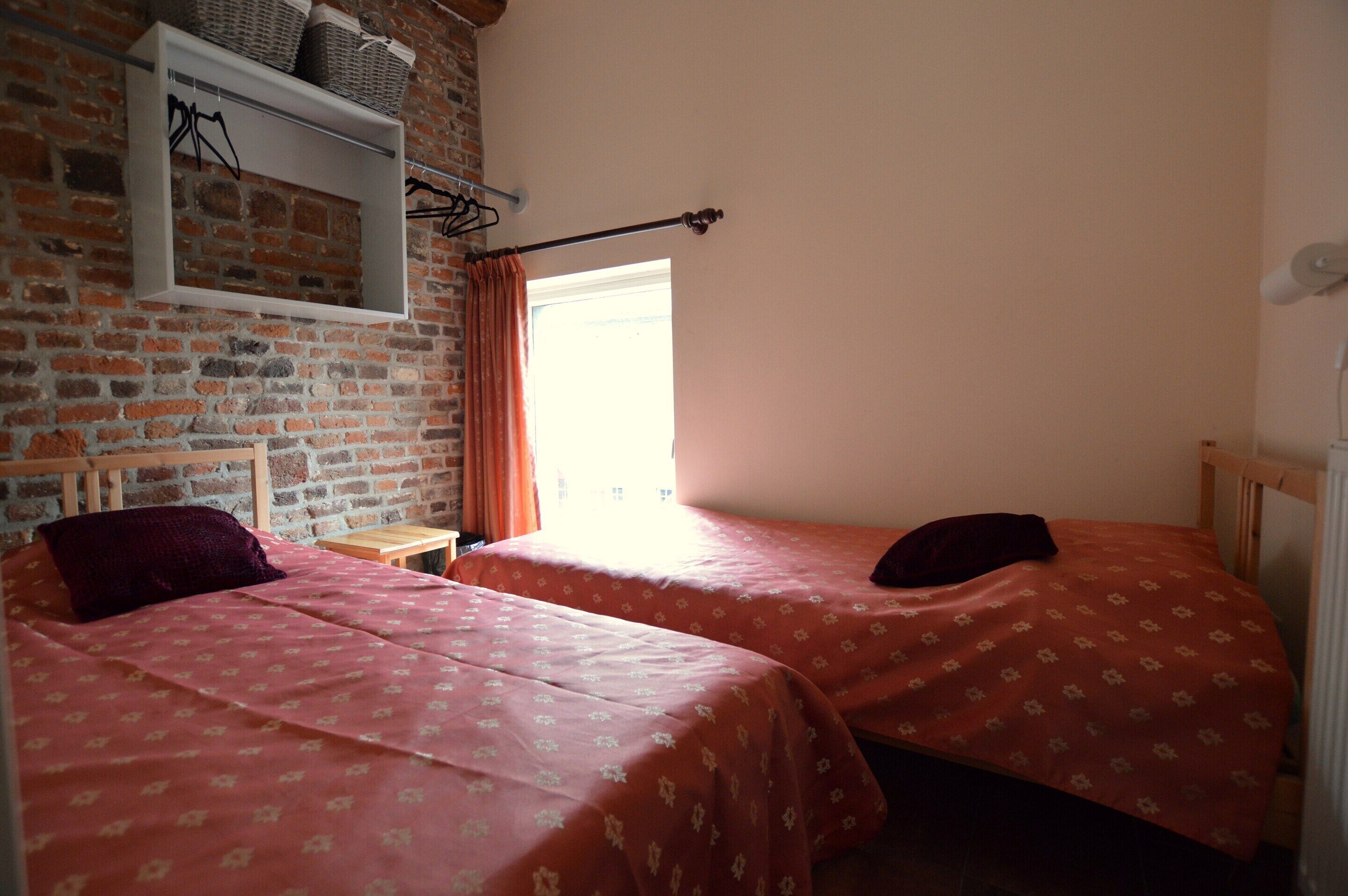 House | 4 bedrooms, individually furnished, bed sheets