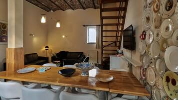 House | Dining