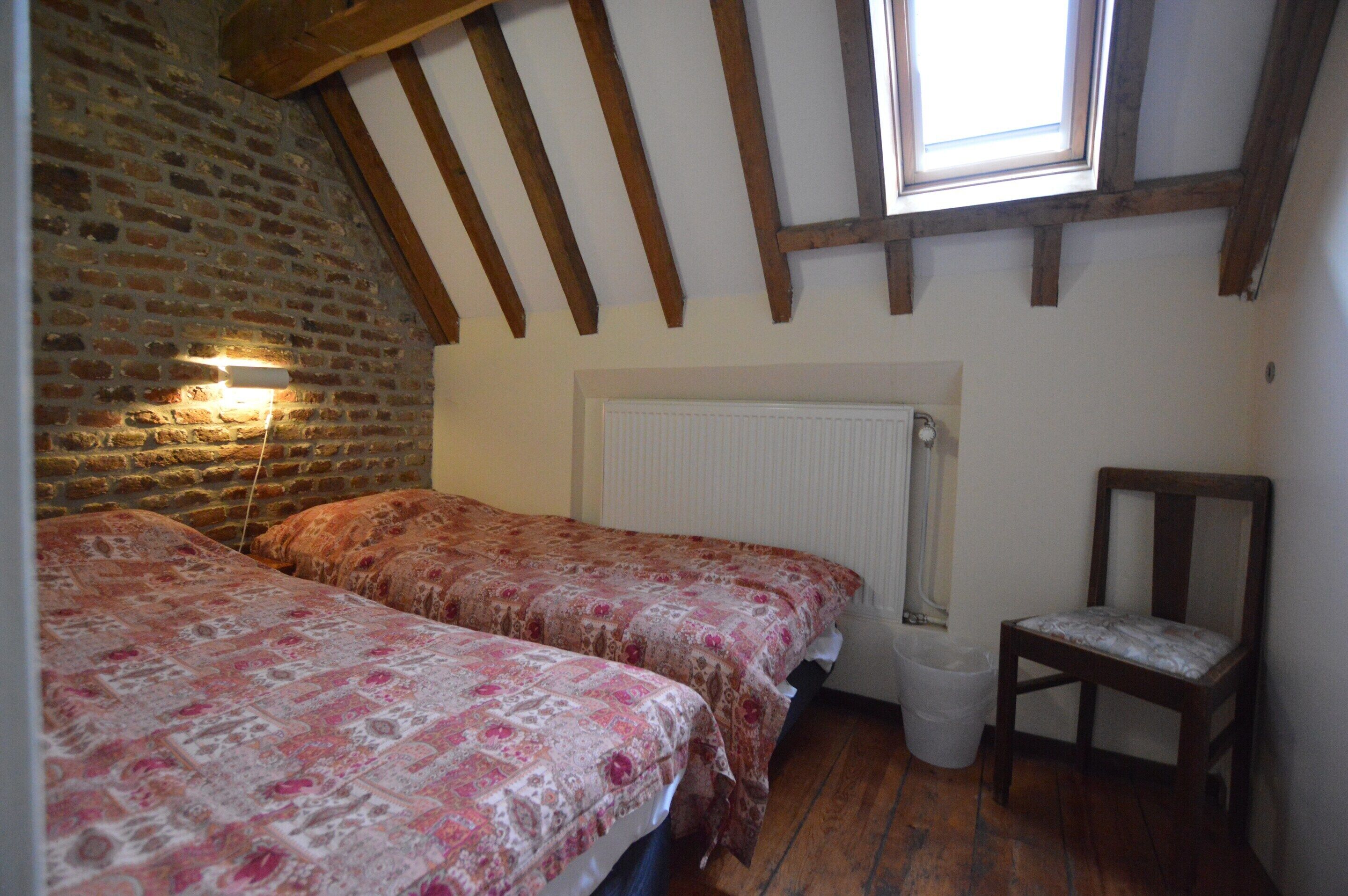 Huis | 4 slaapkamers, individueel gemeubileerd, beddengoed