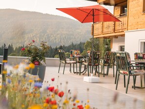 House | Dining - Chalet in Filzmoos With Sauna & Mountain Views (Filzmoos)