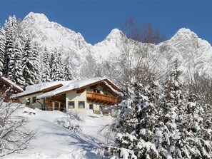 House | Exterior - Chalet in Filzmoos With Sauna & Mountain Views (Filzmoos)