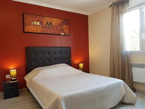 Villa - Villa Alba: Sunlit Comfort in Lirac (Lirac)