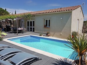 Pool - Villa Alba: Sunlit Comfort in Lirac (Lirac)