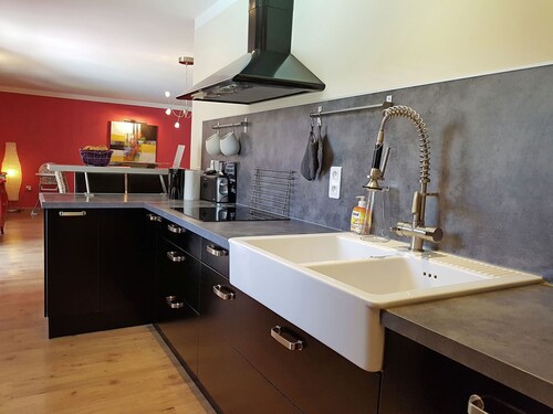 Villa Alba: Sunlit Comfort in Lirac