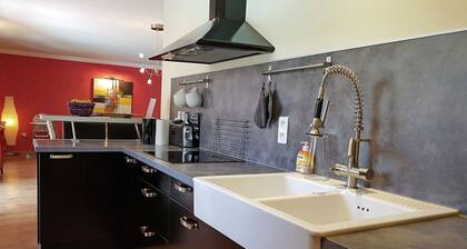 Villa Alba: Sunlit Comfort in Lirac