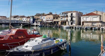 Villa Alba: Sunlit Comfort in Lirac